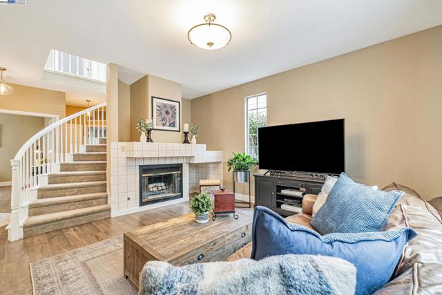 47 Summer Hill Court, Danville CA: https://media.crmls.org/mediaz/44e256df-a224-4bbf-a3b8-39ac24f46373.jpg