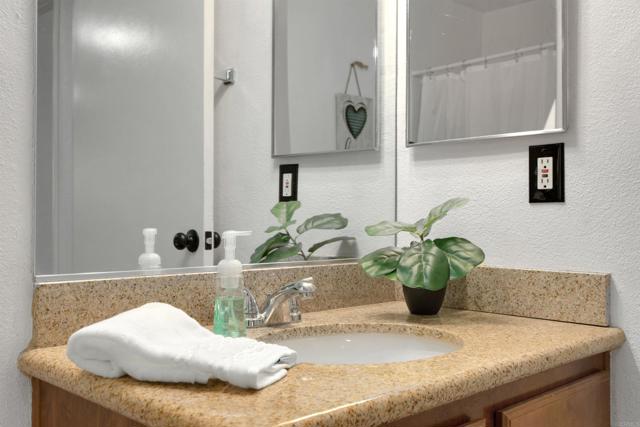 830 W Lincoln Avenue, Escondido CA: https://media.crmls.org/mediaz/44e3151b-3a4a-49c3-be95-a4bfe6de768a.jpg