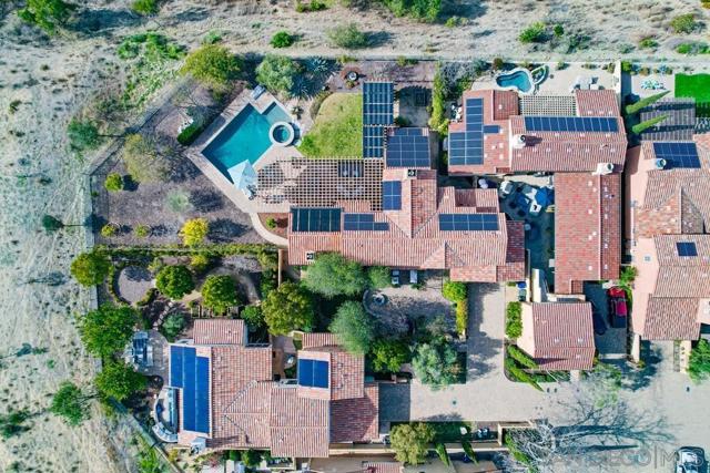 8457 Lower Scarborough, San Diego CA: https://media.crmls.org/mediaz/44e36a01-04a3-4507-ab73-1fa59f123aca.jpg
