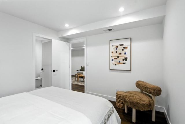 651 41st Avenue, San Francisco CA: https://media.crmls.org/mediaz/44e37251-ef49-4c7c-b5c9-b21e9d42dd56.jpg