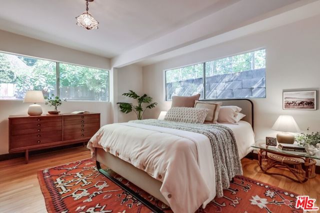 1105 E Claremont Street, Pasadena CA: https://media.crmls.org/mediaz/44e399a5-3ded-4f21-8501-105ef946a10d.jpg