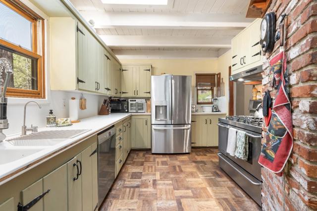 21791 Highway 49, Downieville CA: https://media.crmls.org/mediaz/44e3b922-7e69-4ac8-a97f-97e5f55342c4.jpg