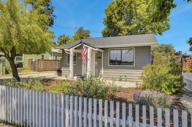 111 E Hedding Street, San Jose CA: https://media.crmls.org/mediaz/44e3e92a-cf5a-4a5d-9b37-a1dc1b37e466.jpg