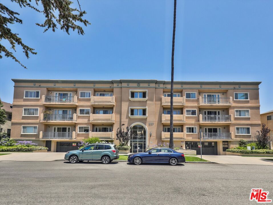 937 12th Street #308