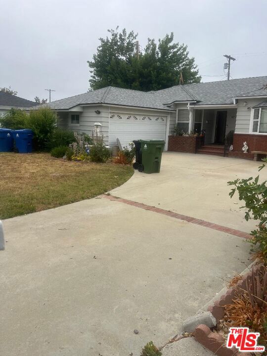 4922 Zelzah Avenue