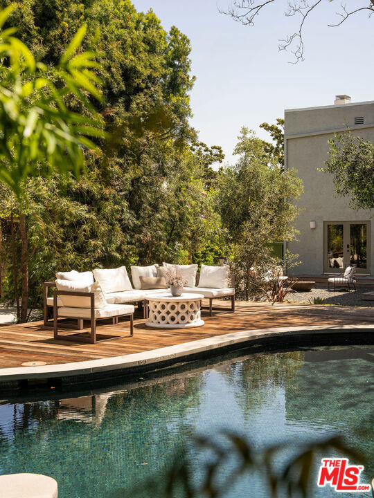 131 S Arden Boulevard, Los Angeles CA: https://media.crmls.org/mediaz/44e52804-e85b-45f3-8597-1f9e7a9c4443.jpg
