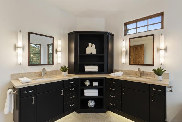 7778 Camino Sin Puente, Rancho Santa Fe CA: https://media.crmls.org/mediaz/44e5e874-bebf-4149-b683-e9aa6cc7ab7f.jpg