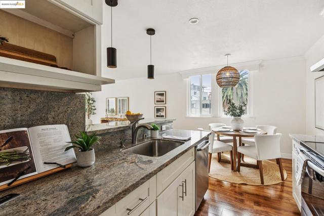 85 Vernon St, Oakland CA: https://media.crmls.org/mediaz/44e6dde9-dbc1-4d8b-b56d-7584a623e032.jpg