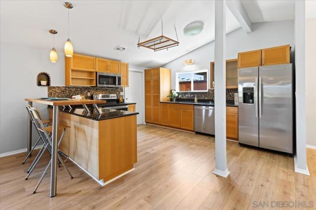 9021 Ronda Ave, San Diego CA: https://media.crmls.org/mediaz/44e73f7b-168b-4e41-9079-64ec47648b1f.jpg