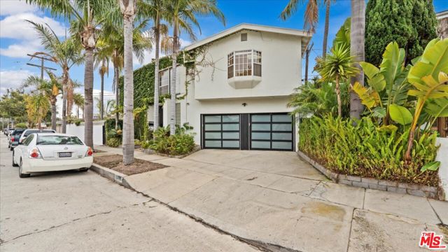 12440 Walsh Avenue, Los Angeles CA: https://media.crmls.org/mediaz/44e78519-62bb-4a11-9047-42418aadf797.jpg
