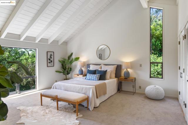 6766 Armour Dr, Oakland CA: https://media.crmls.org/mediaz/44e81398-5c03-4f83-a1f8-e4e0e75d5af7.jpg
