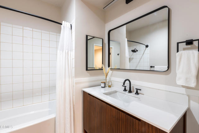 Detail Gallery Image 22 of 26 For 5135 Zelzah Ave #107,  Encino,  CA 91316 - 2 Beds | 2 Baths