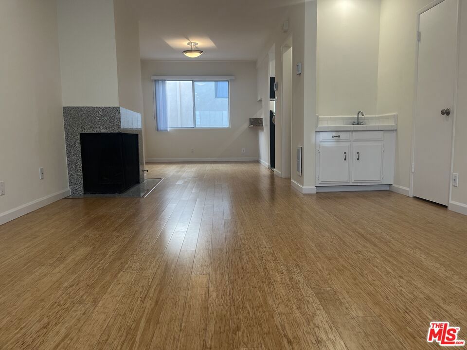 11937 Darlington Avenue #4