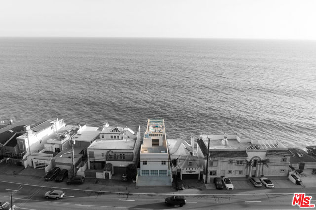 19124 Pacific Coast Highway, Malibu CA: https://media.crmls.org/mediaz/44e94a6c-ca2f-4228-b4ed-a5980bd8a21f.jpg