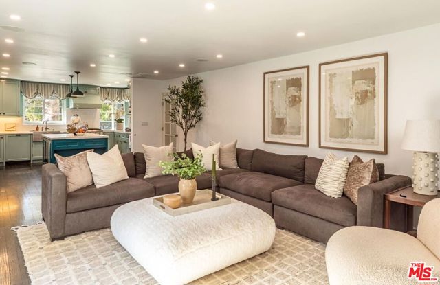 5840 Round Meadow Road, Hidden Hills CA: https://media.crmls.org/mediaz/44e97b01-177c-4e60-9ff6-666dbb89bd54.jpg