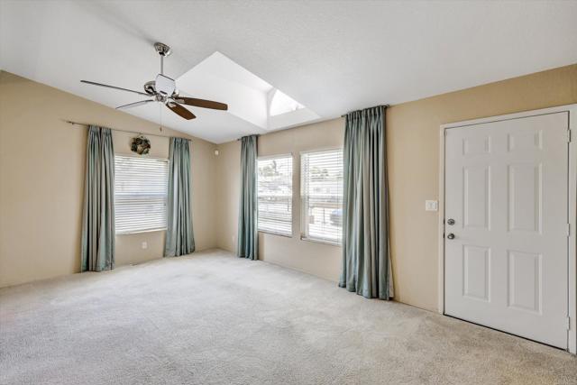 Detail Gallery Image 6 of 26 For 168 Roadrunner Ln, Oceanside,  CA 92057 - 2 Beds | 2 Baths