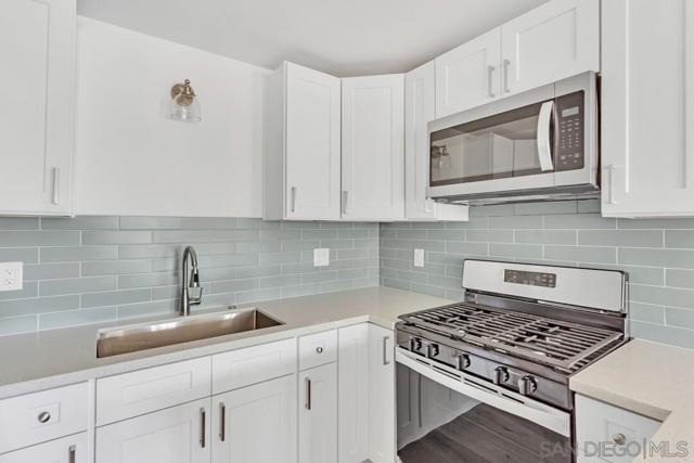 4922 Muir Ave, San Diego CA: https://media.crmls.org/mediaz/44ea2f38-ac16-447c-b62c-edbcb12cfe54.jpg