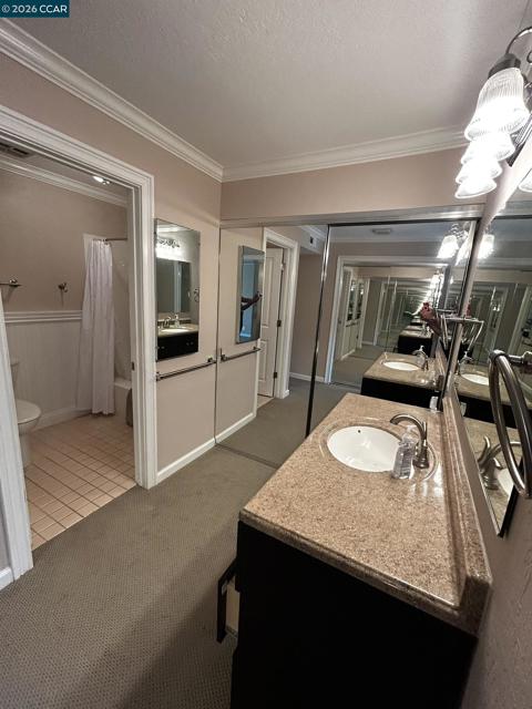 2055 Cactus Ct, Walnut Creek CA: https://media.crmls.org/mediaz/44ea9c58-c17b-445d-a383-e4c71cd88e28.jpg