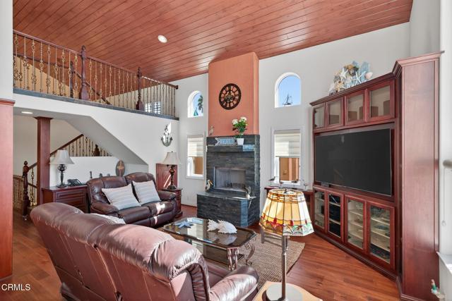 Detail Gallery Image 11 of 59 For 2408 Ocean Dr, Oxnard,  CA 93035 - 3 Beds | 3/1 Baths