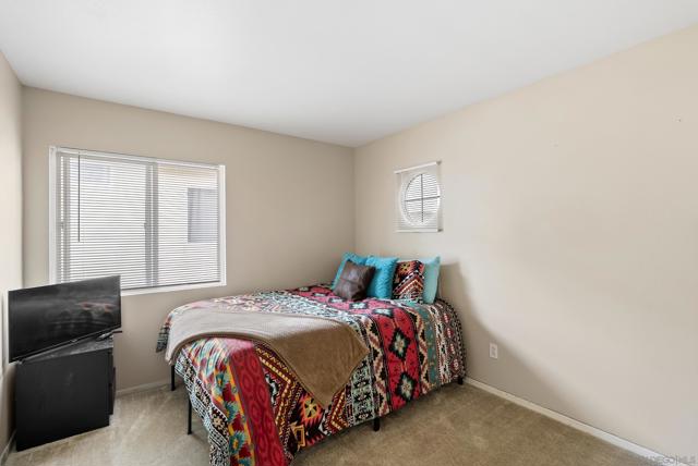 5562 Vista San Simeon, San Diego CA: https://media.crmls.org/mediaz/44eadac2-951e-401f-b8ee-55208a409c43.jpg