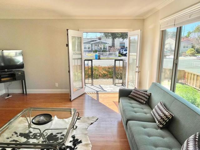 600 7th Avenue, San Mateo CA: https://media.crmls.org/mediaz/44eb33c4-214d-4666-be3f-d15410128a73.jpg
