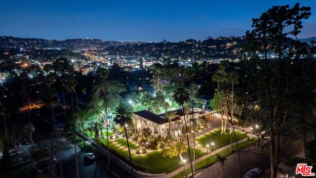 2110 Hill Drive, Los Angeles CA: https://media.crmls.org/mediaz/44eb9ba8-8b19-4d0c-accf-1d487a35bb8f.jpg
