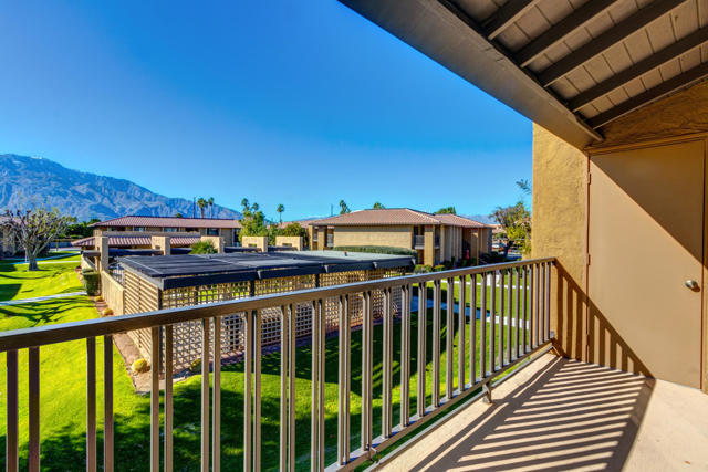 31200 Landau Boulevard, Cathedral City CA: https://media.crmls.org/mediaz/44ec0610-8d94-424d-b954-b2393feff19e.jpg