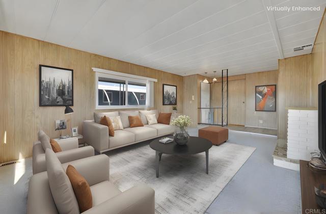 Home for Sale in Lakeside