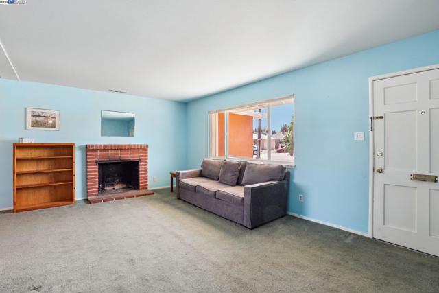 37709 Arlene Court, Fremont CA: https://media.crmls.org/mediaz/44ecada8-442c-41de-afec-6861f3a83706.jpg