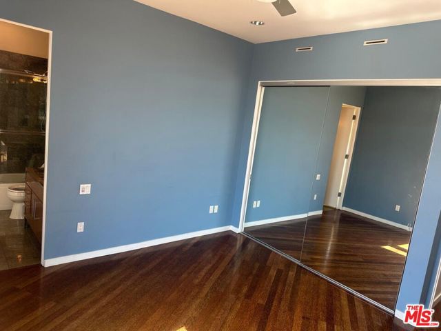 2452 Penmar Avenue, Venice CA: https://media.crmls.org/mediaz/44ed5b6d-7ca9-49bc-813e-0204f70366c3.jpg