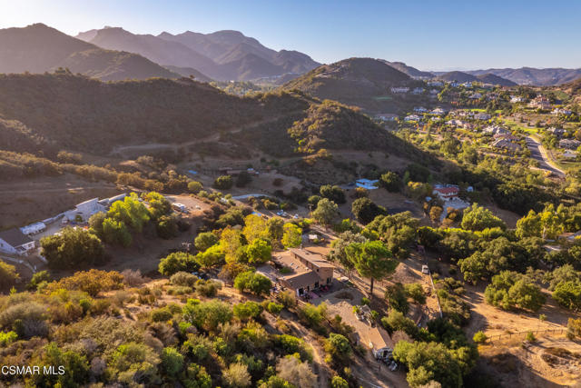 356 E Carlisle Road, Thousand Oaks CA: https://media.crmls.org/mediaz/44ed5e27-88e2-4f5e-b8f3-66e660be8e52.jpg