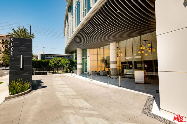 9000 W 3rd Street, Los Angeles CA: https://media.crmls.org/mediaz/44ed68da-a55f-418a-972e-1682f5b79086.jpg