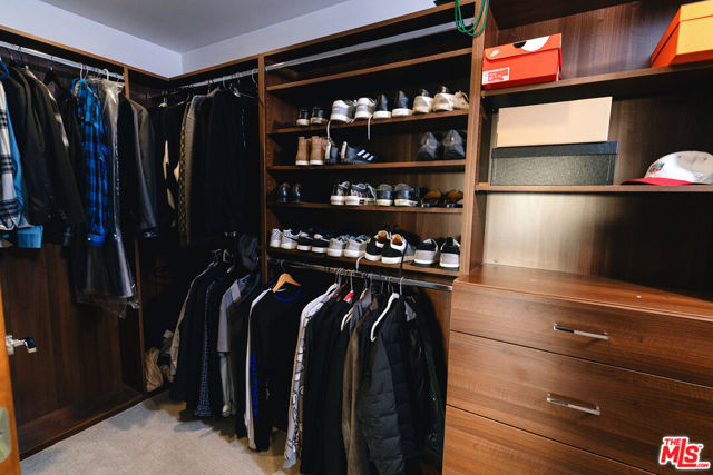 3423 Scadlock Lane, Sherman Oaks CA: https://media.crmls.org/mediaz/44edaf32-d686-401f-b664-91eef63a830b.jpg