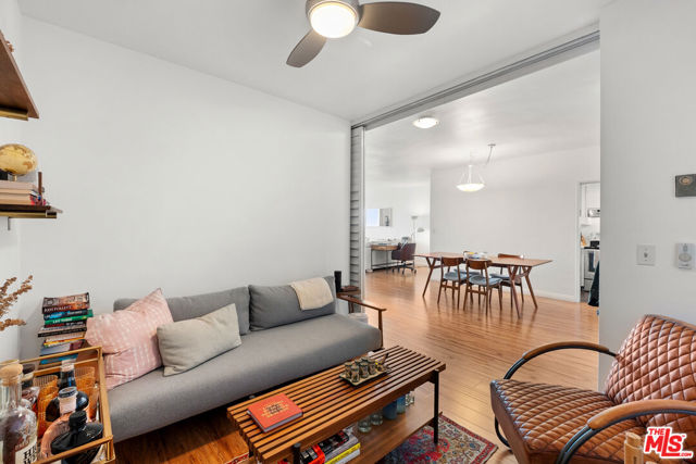 900 Euclid Street, Santa Monica CA: https://media.crmls.org/mediaz/44ede2f9-afde-4491-b78b-b0cd53324d52.jpg