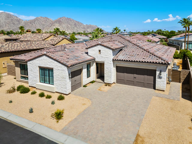 80404 Old Ranch S Trail, La Quinta CA: https://media.crmls.org/mediaz/44ee2395-540e-4d1a-abf9-75572496c248.jpg