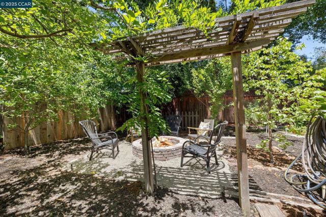 312 Soule Ave, Pleasant Hill CA: https://media.crmls.org/mediaz/44ee29c3-ac29-48e2-ac02-7b28b6d86a82.jpg
