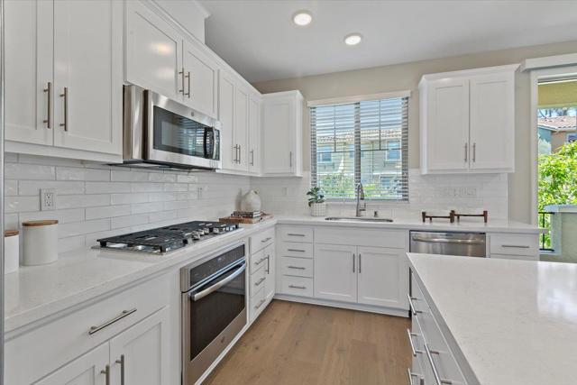 639 Cinnamon Circle, Mountain View CA: https://media.crmls.org/mediaz/44ee92ed-d30b-41e0-812e-4b0289a044ef.jpg