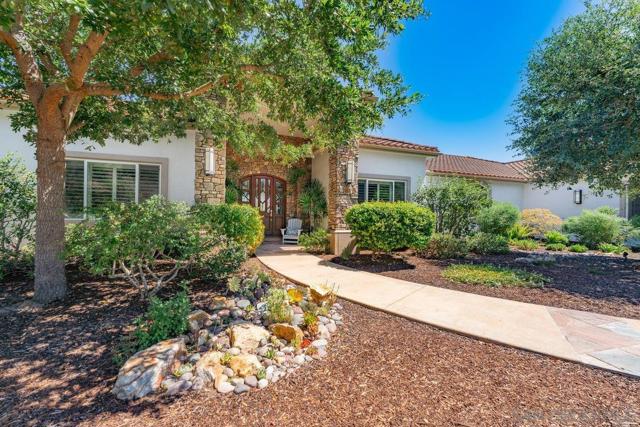 2860 Via Rancheros Way, Fallbrook CA: https://media.crmls.org/mediaz/44ef5a7d-df05-4cc9-a78f-6fea203c3558.jpg