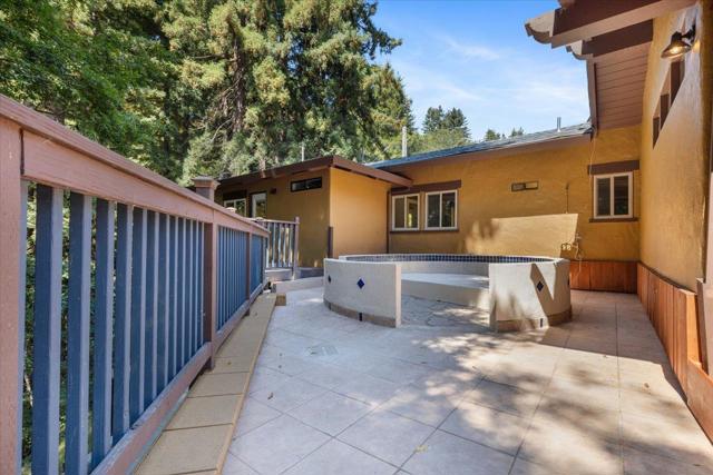 211 Hidden Lane, Santa Cruz CA: https://media.crmls.org/mediaz/44ef87a6-7d8b-48d3-b8cd-302f0396f01c.jpg