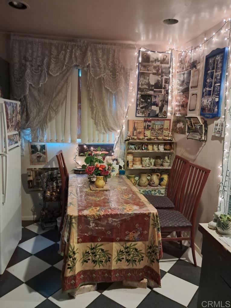 https://media.crmls.org/mediaz/44f0ca25-33c9-4cba-b109-d99b6cd0e0ac.jpg?preset=X-Large