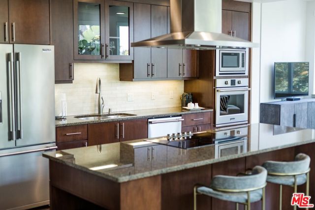 Open Kitchen