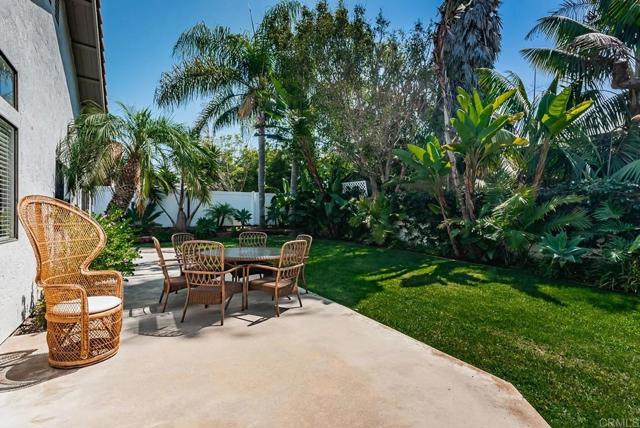 729 Poinsettia Park, Encinitas CA: https://media.crmls.org/mediaz/44f1b19e-a37a-491a-bd6b-5d67323e7fee.jpg
