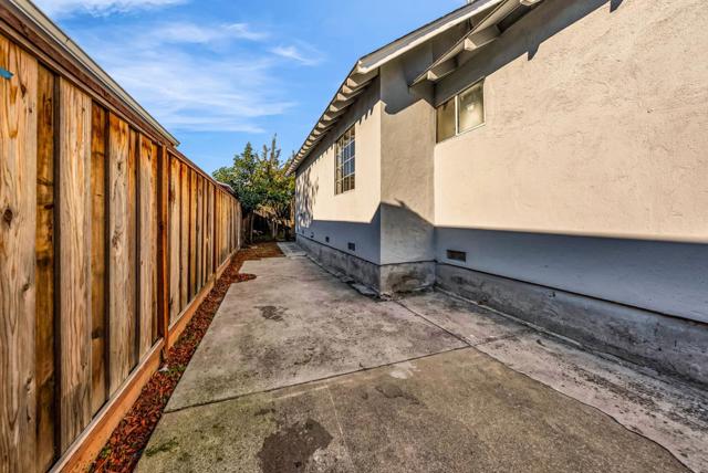 1539 E San Fernando Street, San Jose CA: https://media.crmls.org/mediaz/44f1e498-d980-4ba8-9861-edd6951b638d.jpg