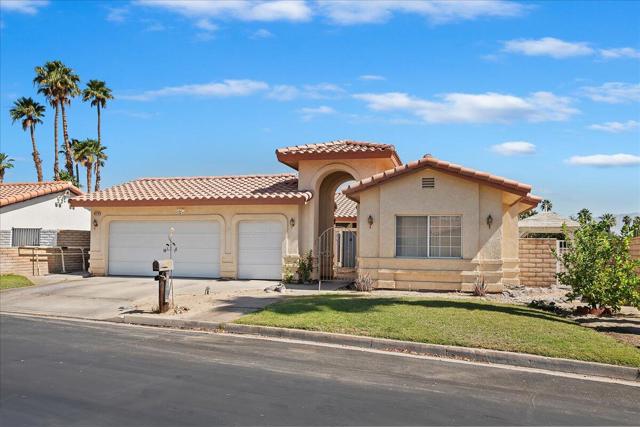 82210 Vandenberg Drive, Indio CA: https://media.crmls.org/mediaz/44f1e79c-5f54-46a6-983c-c8331ff52a40.jpg