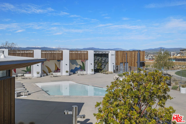 27717 Knoll View Place, Valencia CA: https://media.crmls.org/mediaz/44f1ec40-f650-463e-ae6b-2a10b5bba223.jpg