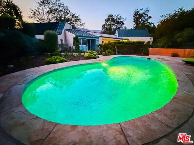 520 Barker Pass Road, Santa Barbara CA: https://media.crmls.org/mediaz/44f22663-173c-4300-a0f8-bfdc6ede99ea.jpg