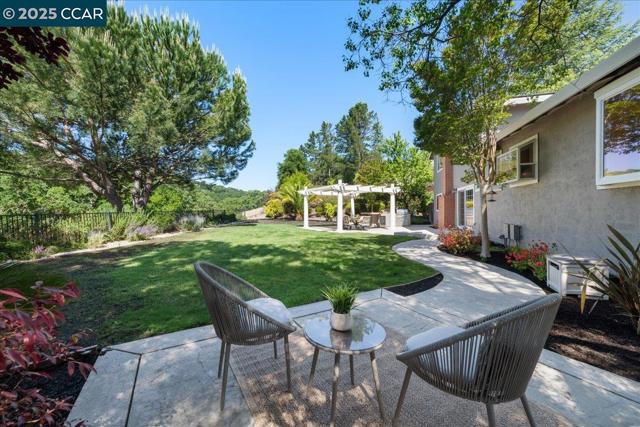 2787 Morgan Dr, San Ramon CA: https://media.crmls.org/mediaz/44f25f2b-25ee-4bde-bc61-a7e99fd9e216.jpg