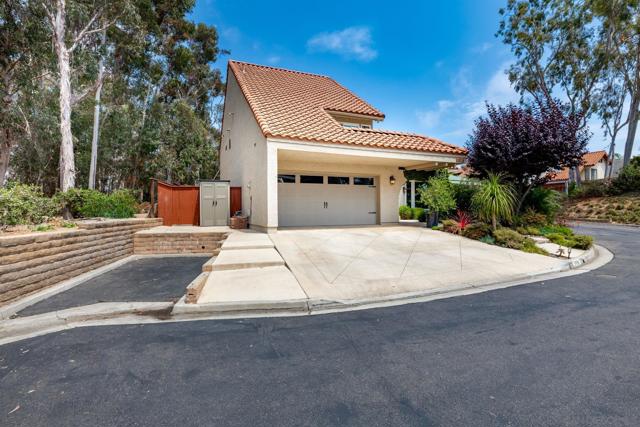 2708 Grove Ave, Carlsbad CA: https://media.crmls.org/mediaz/44f2b867-579e-4c84-90d6-441d3964ed15.jpg