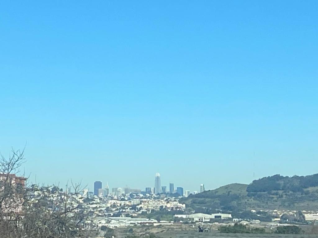https://media.crmls.org/mediaz/44f3494f-4f1d-4786-a56d-baf4314c6bf6.jpg?preset=X-Large