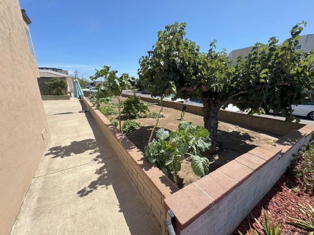 3102 Fenelon St, San Diego CA: https://media.crmls.org/mediaz/44f35d10-f641-4b81-8cdb-cb33e5ed441c.jpg